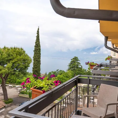 Hotel Bellavista San Zeno di Montagna Exterior photo